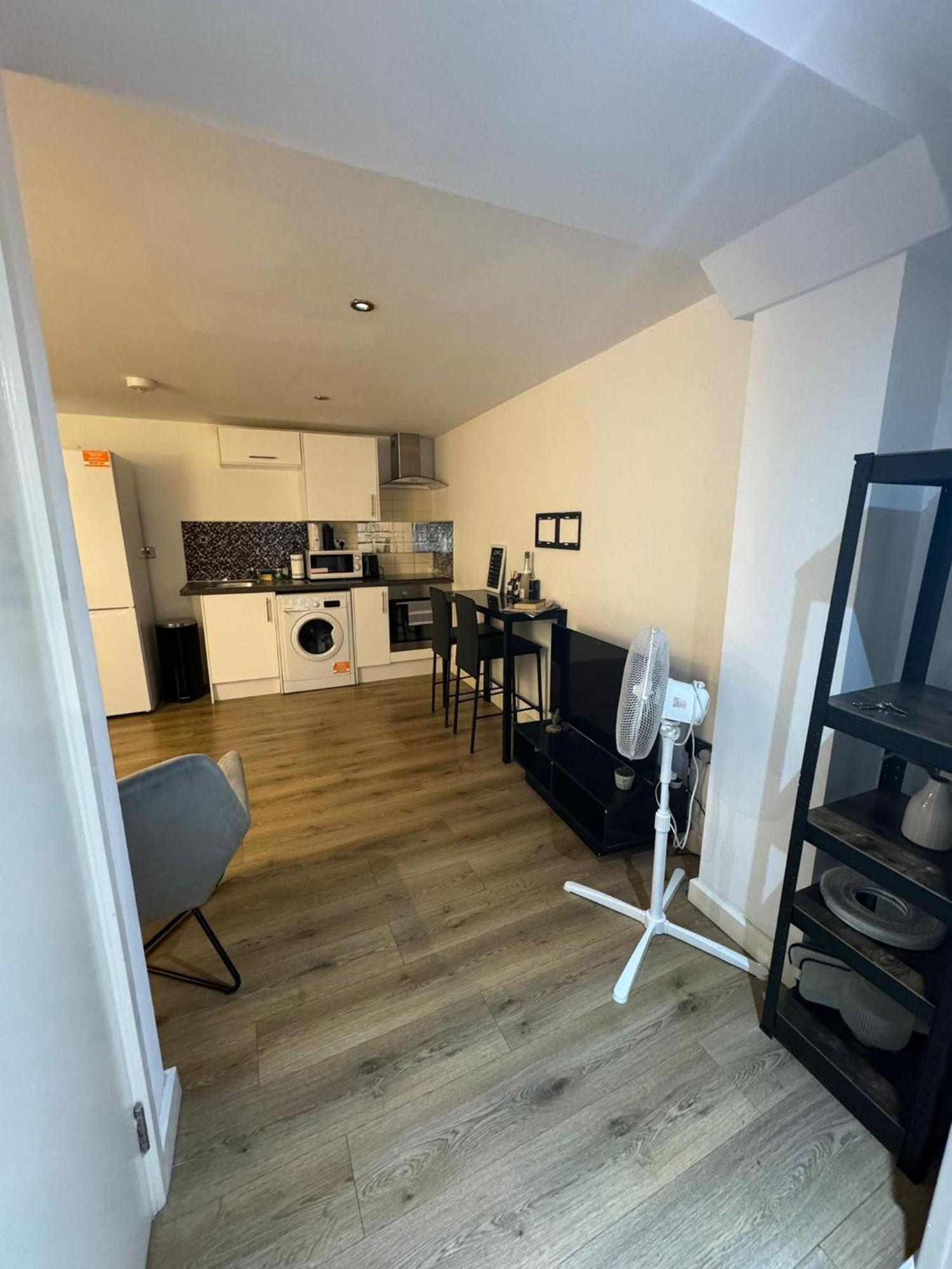 Cozy Two Bedroom Apartment Sleeps 6 Near Camden Market Hw10 Лондон Экстерьер фото