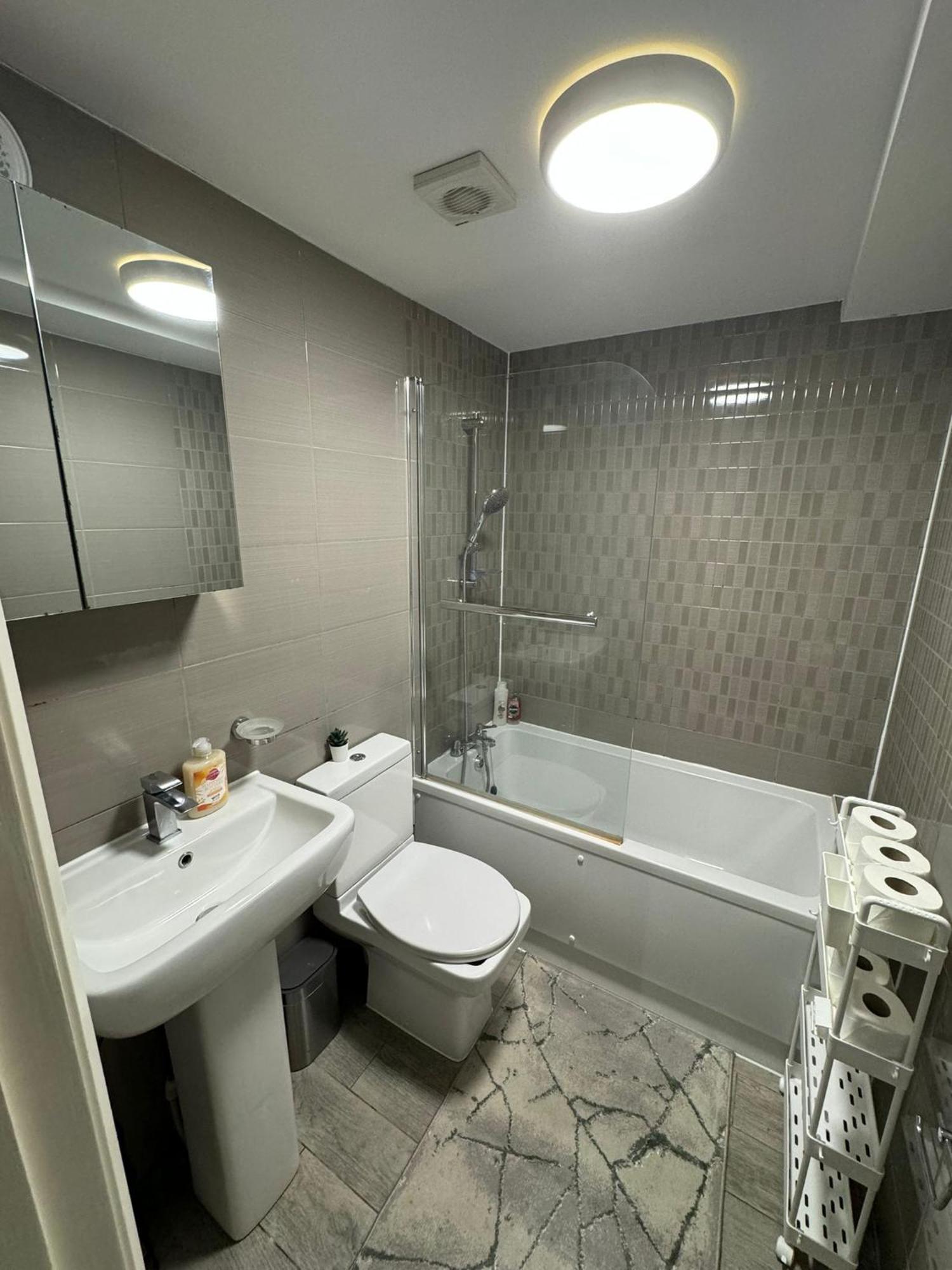 Cozy Two Bedroom Apartment Sleeps 6 Near Camden Market Hw10 Лондон Экстерьер фото